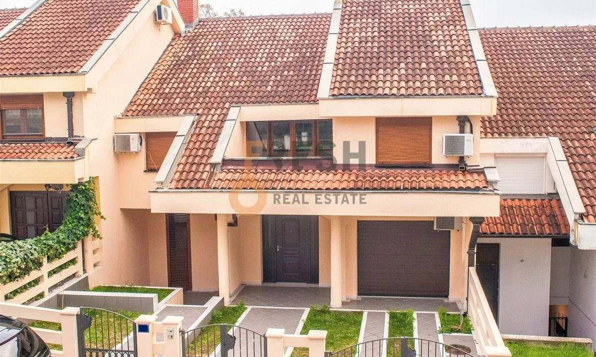 Prodaja, kuća, 397m², Ostalo, Podgorica