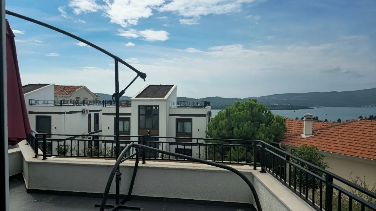 Prodaja, dvosoban stan, 48m², Tivat, Crna Gora