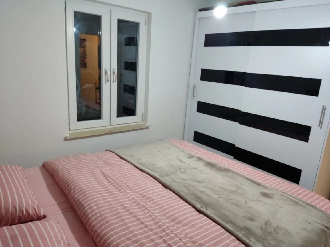 Izdavanje, trosoban stan, 65m², Sušćepan, Herceg Novi