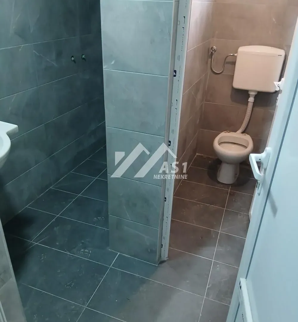 Rent, office space, 250m², Žabalj, Srbija