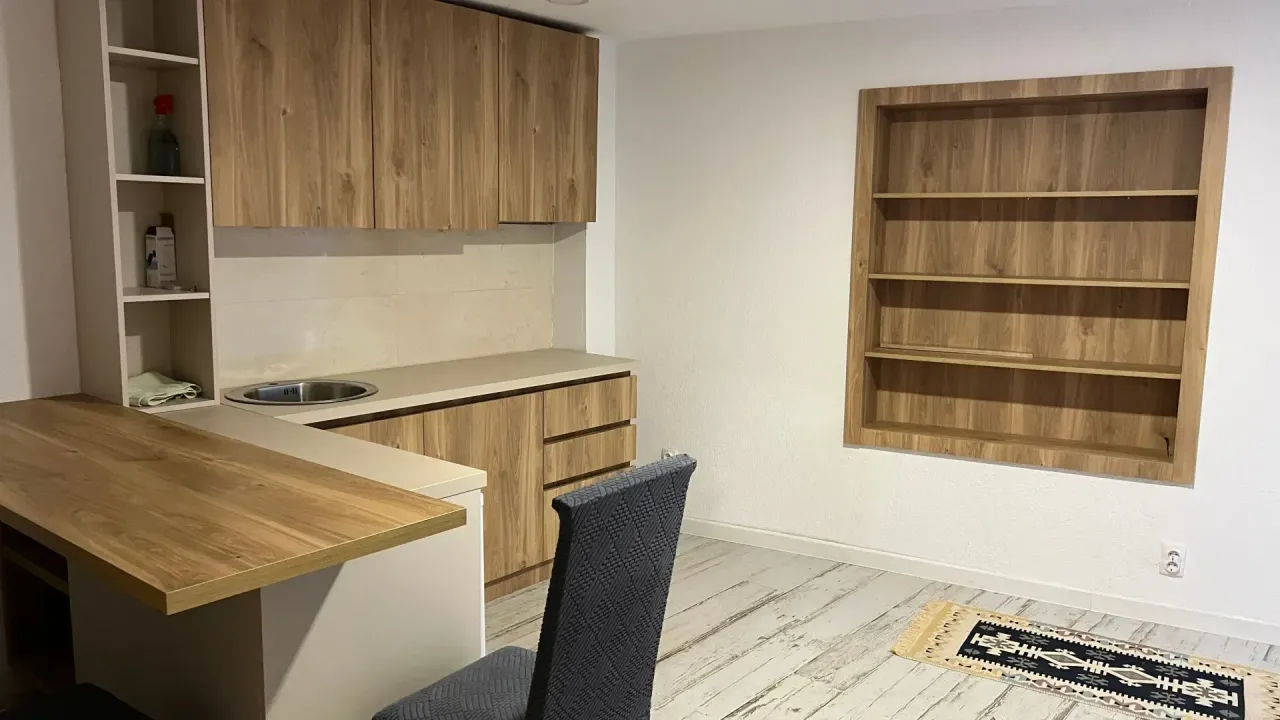 Izdavanje, jednosoban stan, 42m², Stara Varoš, Podgorica