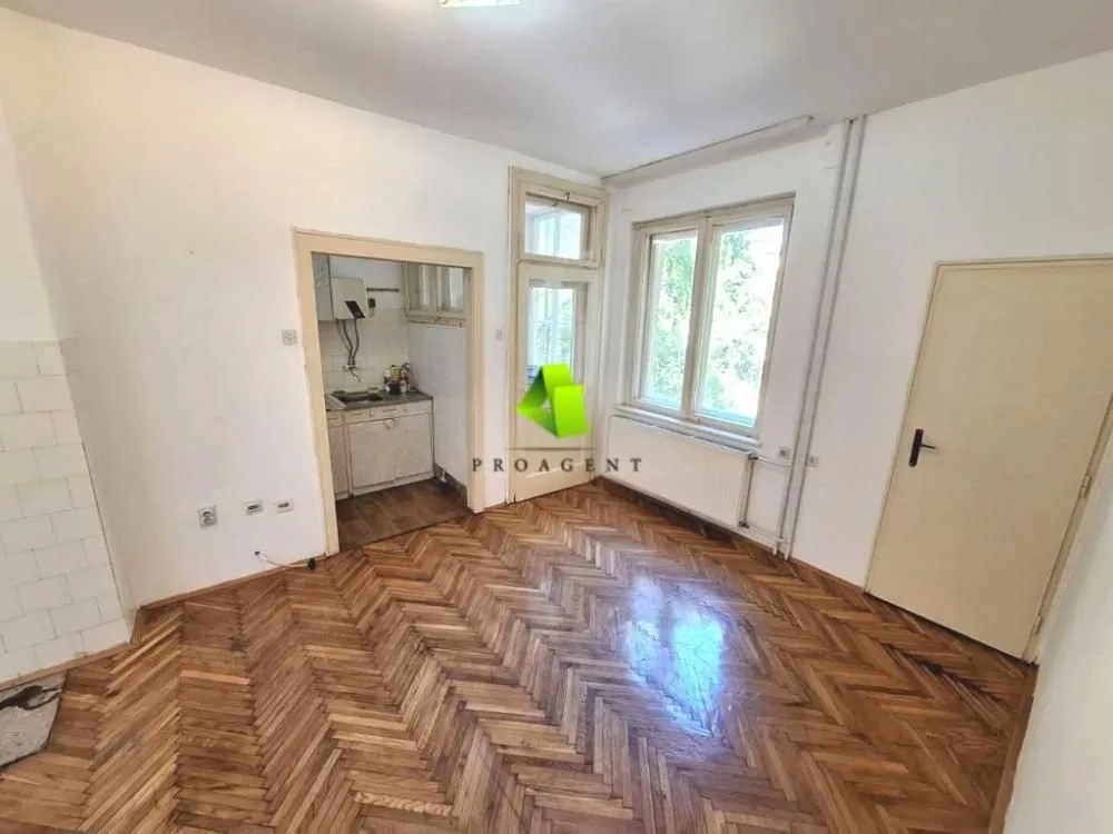 Rent, office space, 66m², Medijana, Niš