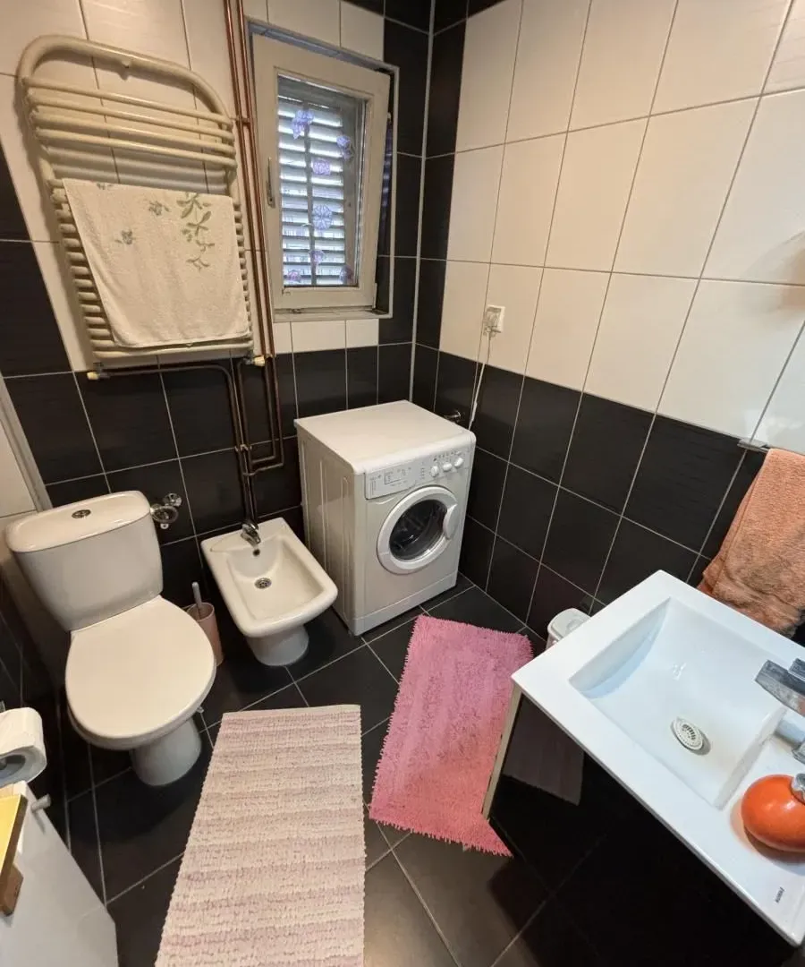 Prodaja, kuća, 274m², Tavrića obori, Jagodina