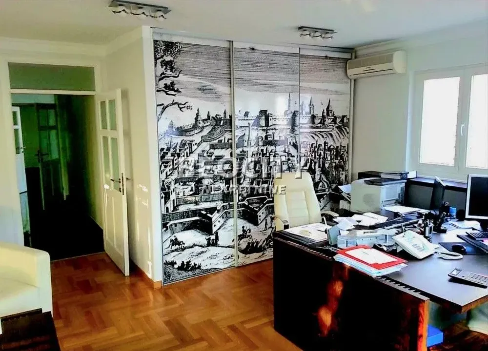 Prodaja, poslovni prostor, 370m², Lekino Brdo, Voždovac Sve Podlokacije