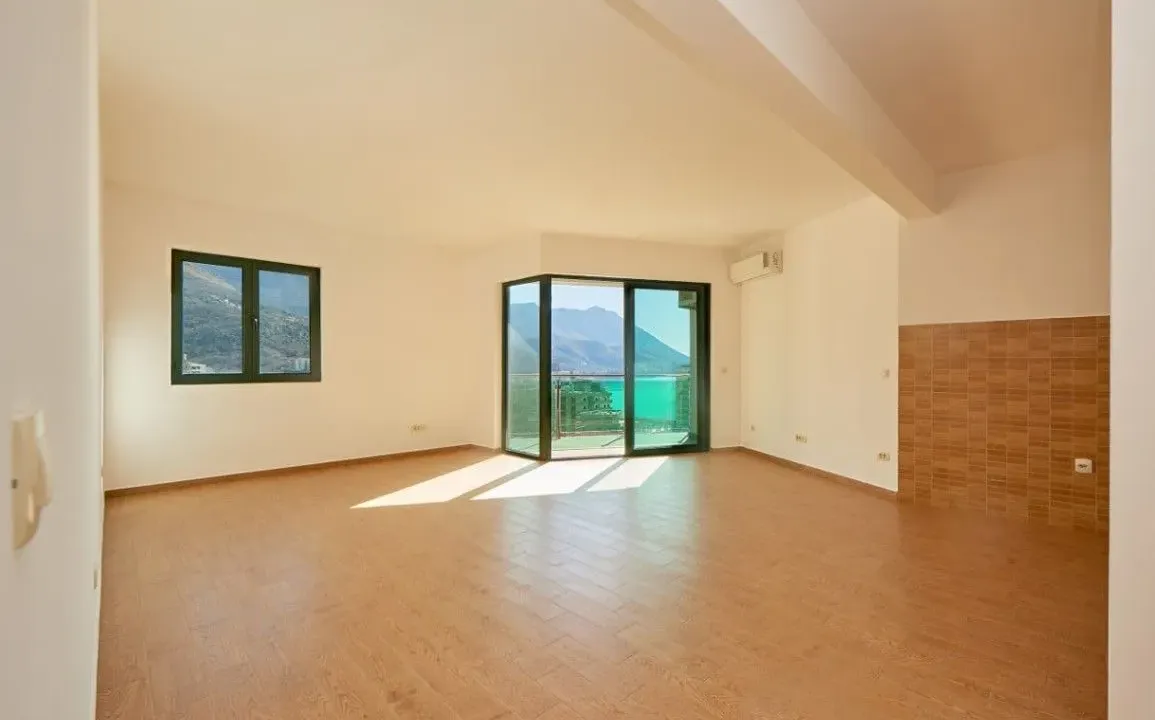 Sale, two bedroom apartment, 85m², Bečići, Budva