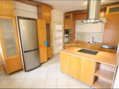 Izdavanje, stan, 205m², Čubura, Beograd - image 10