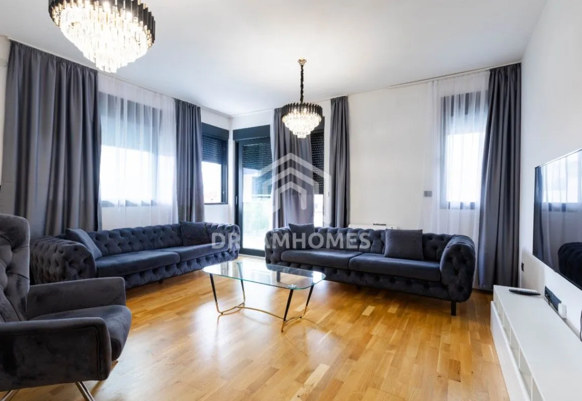 Izdavanje, trosoban stan, 130m², Nova Dalmatinska, Podgorica