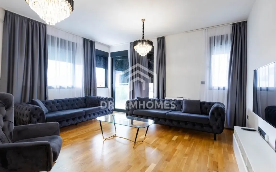 Izdavanje, trosoban stan, 130m², Nova Dalmatinska, Podgorica