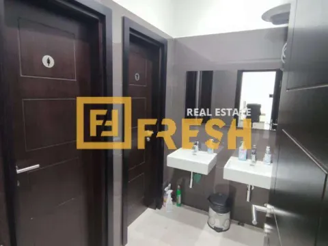 Izdavanje, poslovni prostor, 150m², Centar, Podgorica - image 16