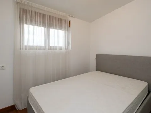 Izdavanje, četvorosoban stan, 127m², Master Kvart, Podgorica - image 10