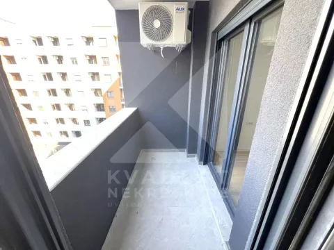 Izdavanje, jednosoban stan, 40m², Stari Aerodrom, Podgorica - image 9