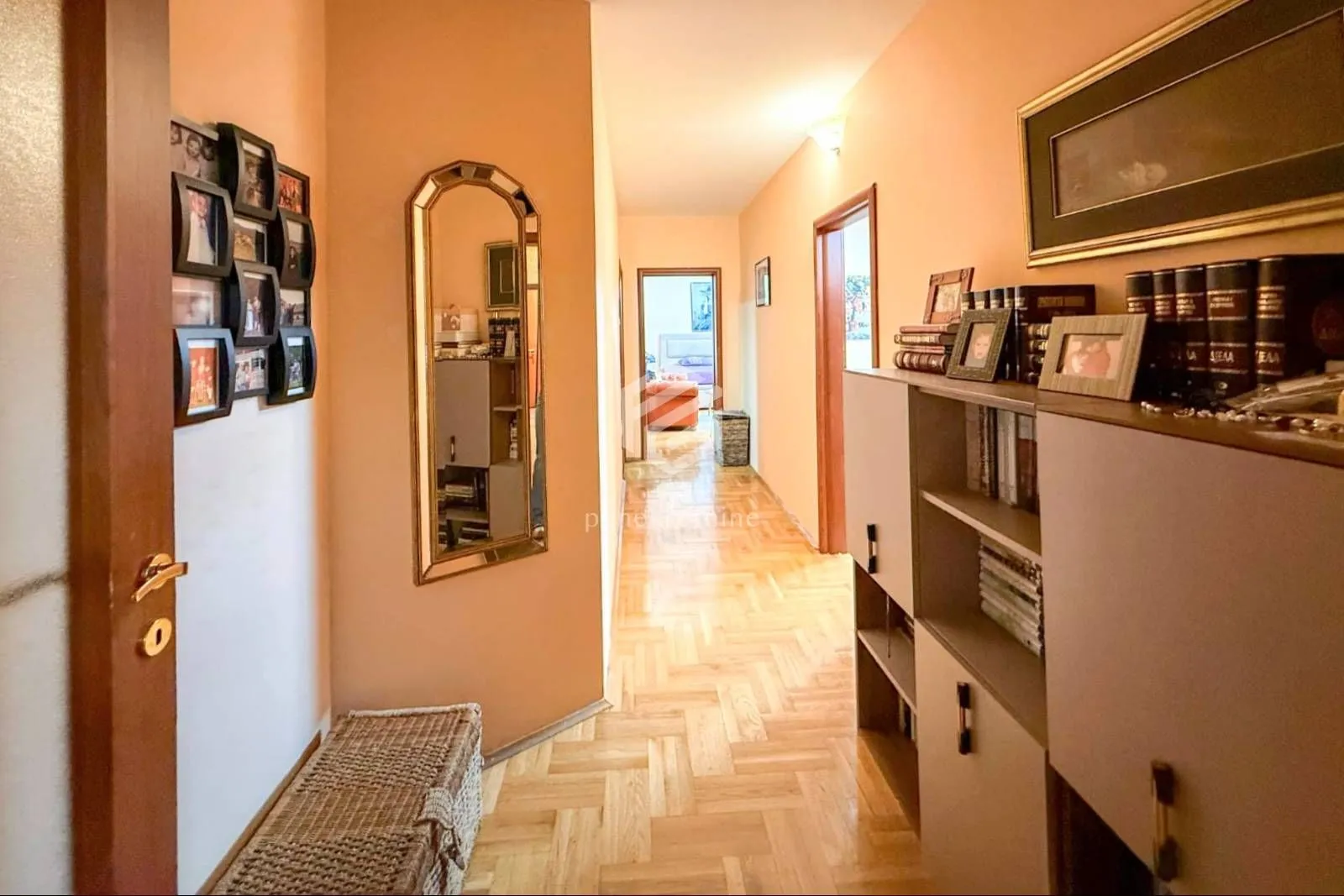 Prodaja, trosoban stan, 107m², Zabjelo, Podgorica
