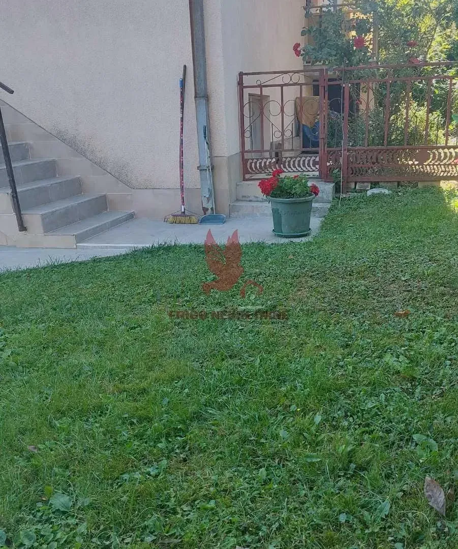 Sale, house, 1000m², Selters Banja, Mladenovac
