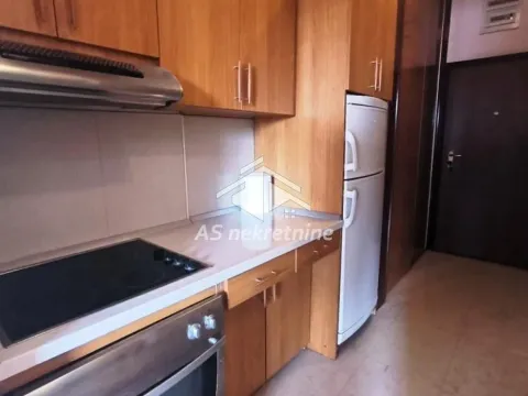 Rent, one bedroom apartment, 33m², Kalenić Pijaca, Vračar Sve Podlokacije - image 8