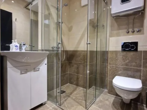 Prodaja, trosoban stan, 152m², Petrovac, Budva - image 10