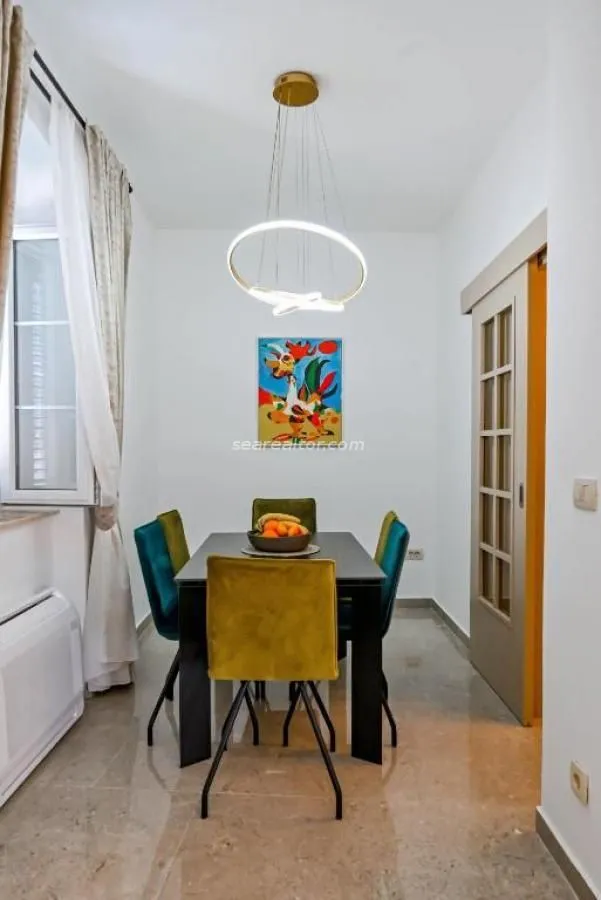 Prodaja, trosoban stan, 90m², Grad, Kotor