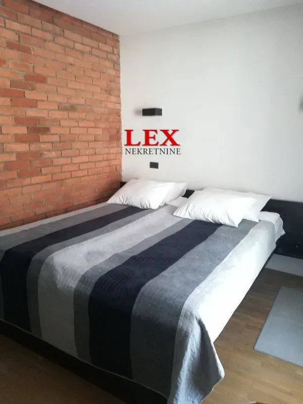 Sale, office space, 1100m², Raška, Srbija