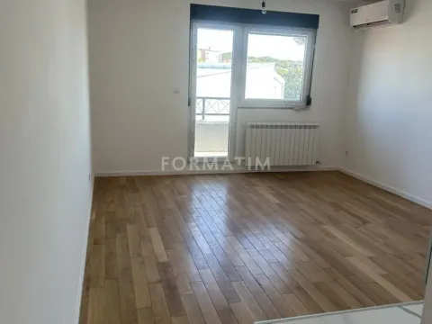 Sale, two bedroom apartment, 54m², Dušanovac, Voždovac Sve Podlokacije