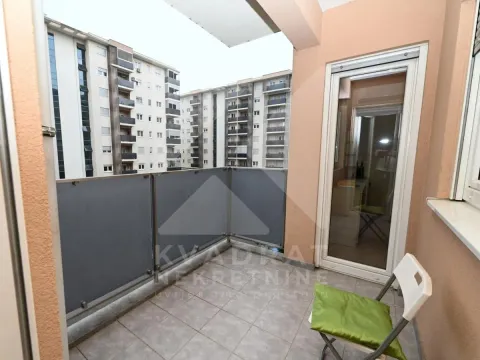 Rent, two bedroom apartment, 72m², City Kvart, Podgorica - image 17