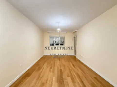 Izdavanje, dvosoban stan, 72m², Central Point, Podgorica