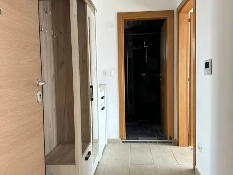 Izdavanje, jednosoban stan, 40m², Centar, Tivat - image 13