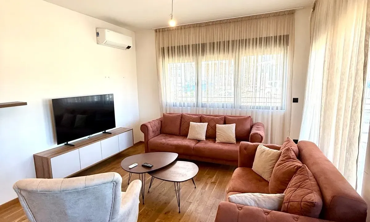 Izdavanje, jednosoban stan, 48m², Gorica C, Podgorica