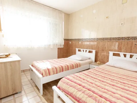 Izdavanje, dvosoban stan, 64m², Makedonsko naselje, Bar - image 8