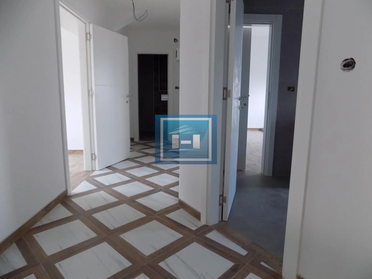 Prodaja, četvorosoban stan, 150m², Jagodnjak, Paraćin