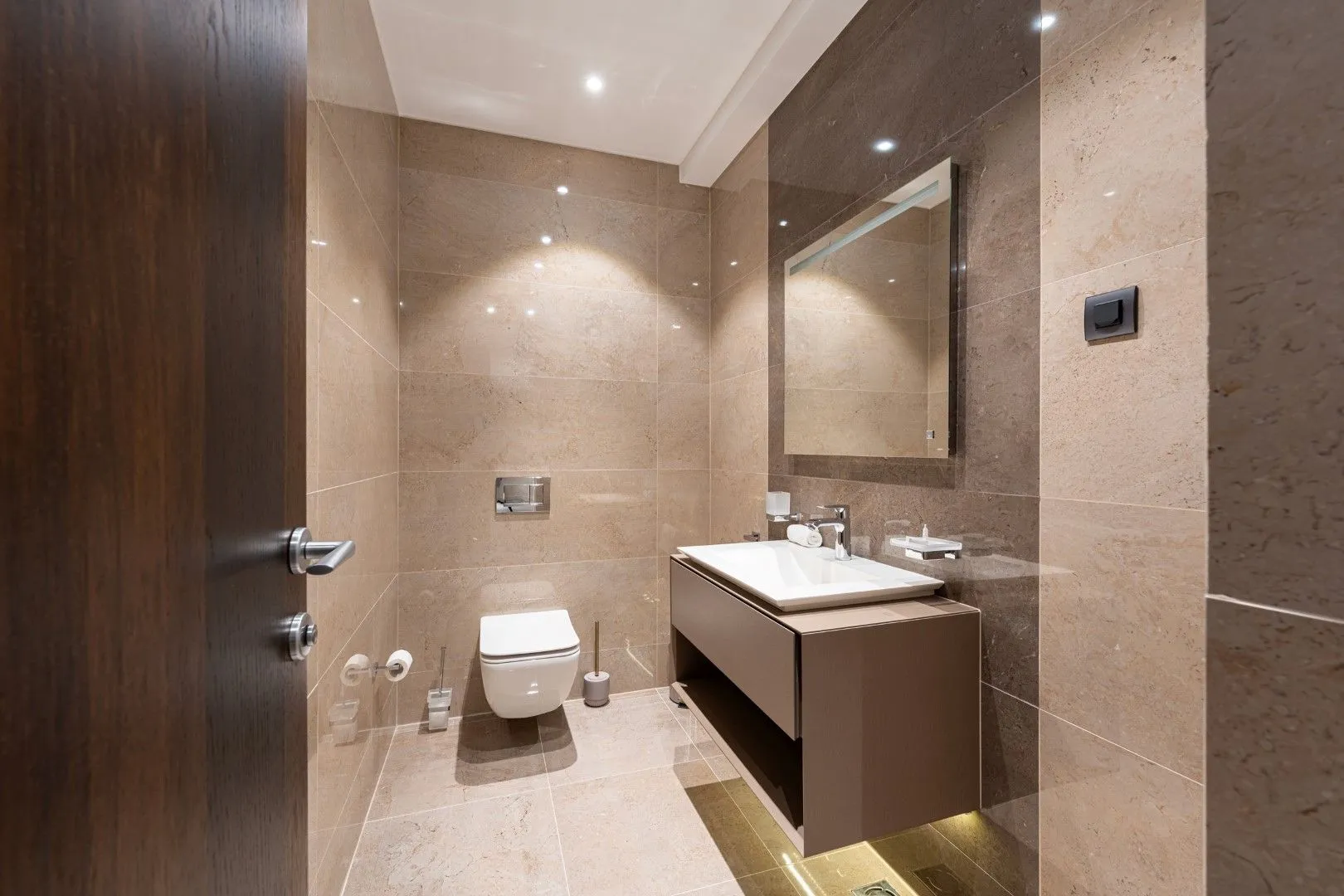 Prodaja, dvosoban stan, 300m², Đuraševići, Tivat