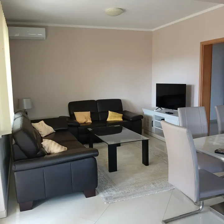 Izdavanje, dvosoban stan, 90m², Bar, Crna Gora