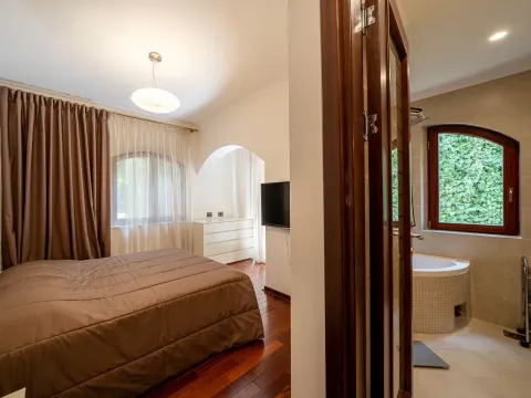 Sale, three bedroom apartment, 86m², Petrovac, Budva - image 20