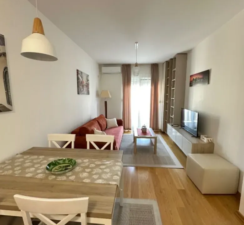 Izdavanje, jednosoban stan, 43m², City Kvart, Podgorica