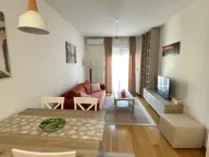 Izdavanje, jednosoban stan, 43m², City Kvart, Podgorica - image 1