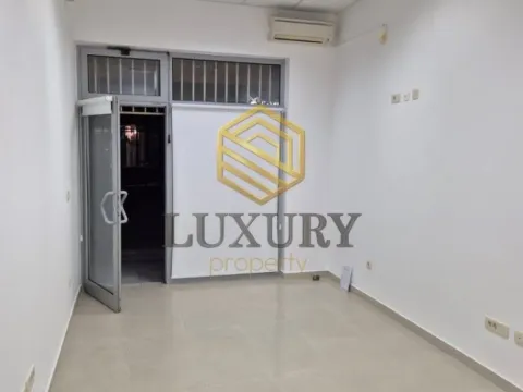 Izdavanje, poslovni prostor, 20m², Stari Aerodrom, Podgorica - image 1