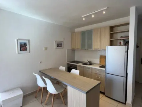 Sale, two bedroom apartment, 80m², Bečići, Budva - image 2