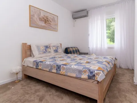 Izdavanje, trosoban stan, 200m², Gorica C, Podgorica - image 16