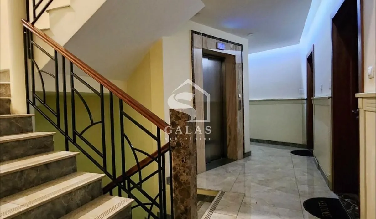Izdavanje, dvosoban stan, 43m², Vračar Sve Podlokacije, Beograd