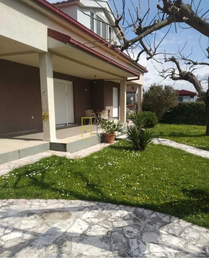 Rent, house, 190m², Tološi, Podgorica