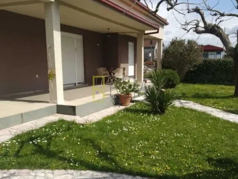 Izdavanje, kuća, 190m², Tološi, Podgorica - image 3