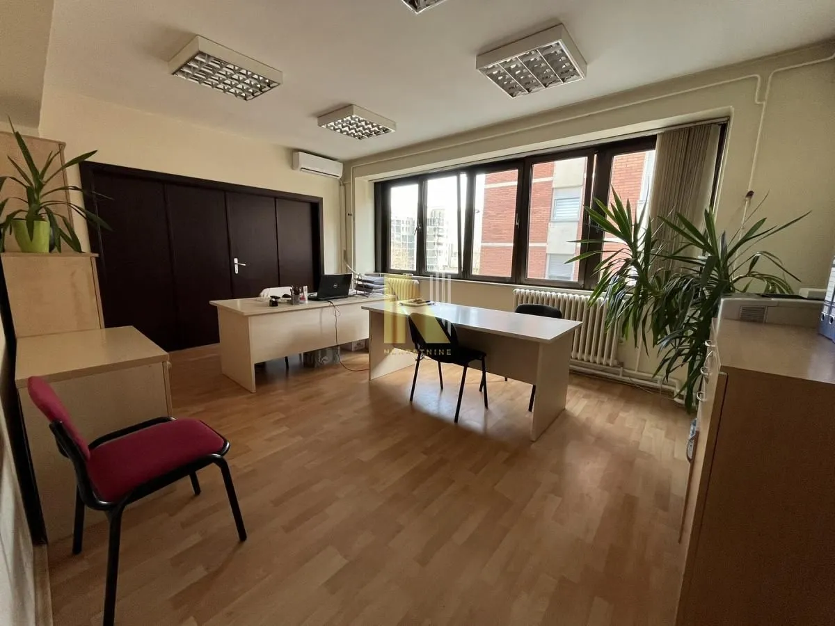 Rent, office space, 228m², Bulevar Oslobodjenja, Novi Sad Sve Podlokacije
