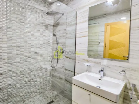 Izdavanje, trosoban stan, 95m², Momišići, Podgorica - image 26