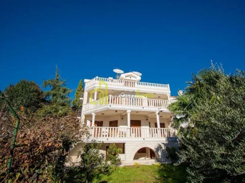 Sale, house, 750m², Pod Goricom, Podgorica - image 11