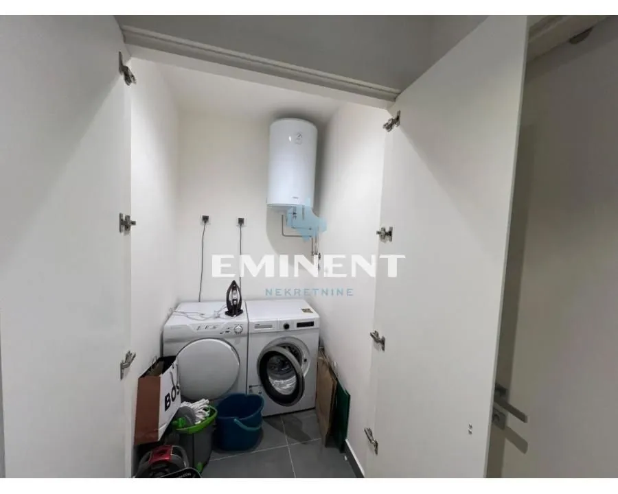 Izdavanje, dvosoban stan, 56m², Savski Venac, Beograd