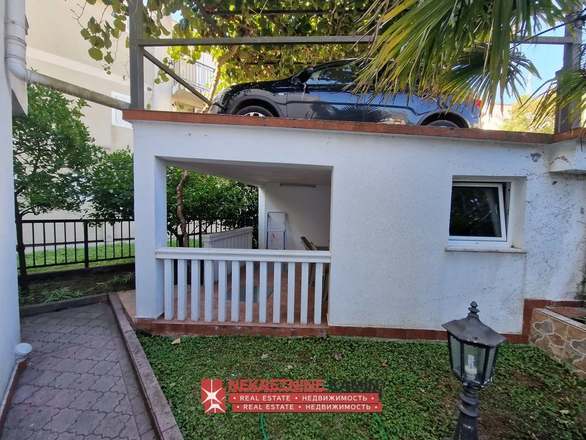 Sale, house, 316m², Golubovina, Budva