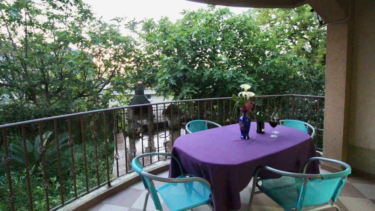 Sale, house, 220m², Bar, Crna Gora