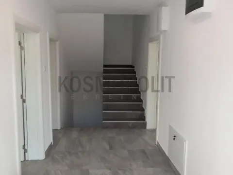 Izdavanje, kuća, 250m², Mali Mokri Lug, Zvezdara Sve Podlokacije - image 7