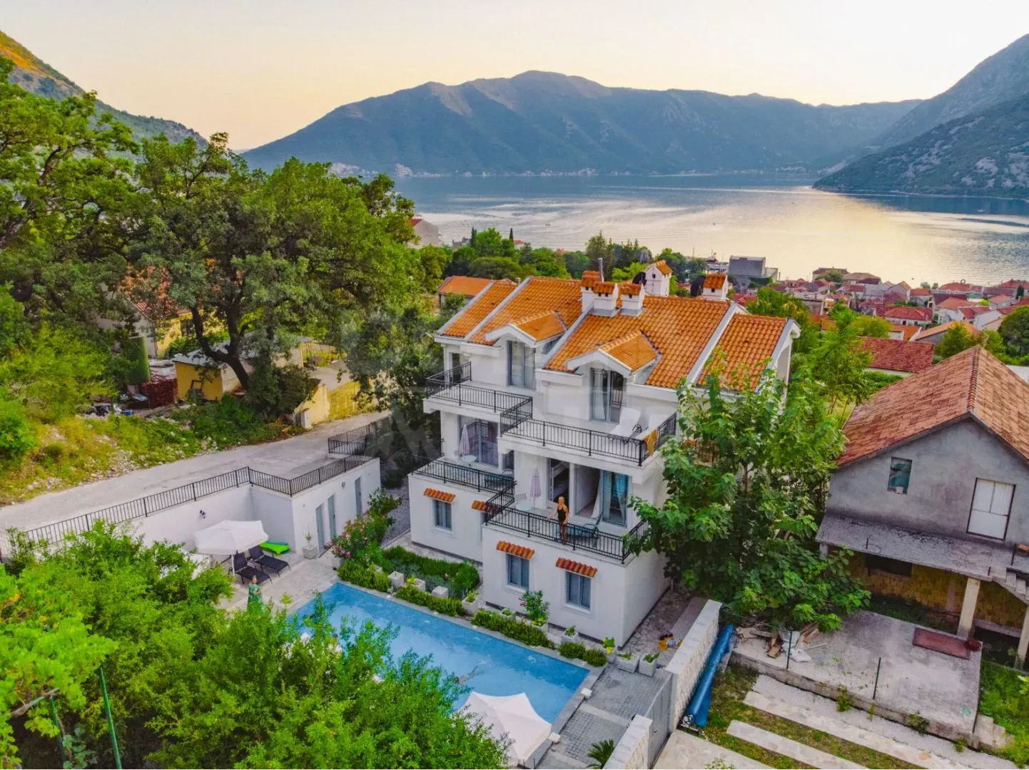 Prodaja, četvorosoban stan, 119m², Risan, Kotor