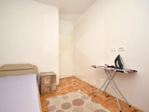 Izdavanje, dvosoban stan, 56m², Stari Aerodrom, Podgorica - image 9