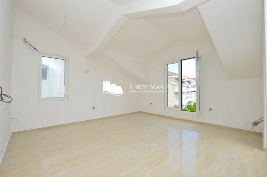 Prodaja, dvosoban stan, 73m², Đenovići, Herceg Novi
