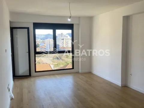 Prodaja, jednosoban stan, 55m², Centar, Bar - image 1